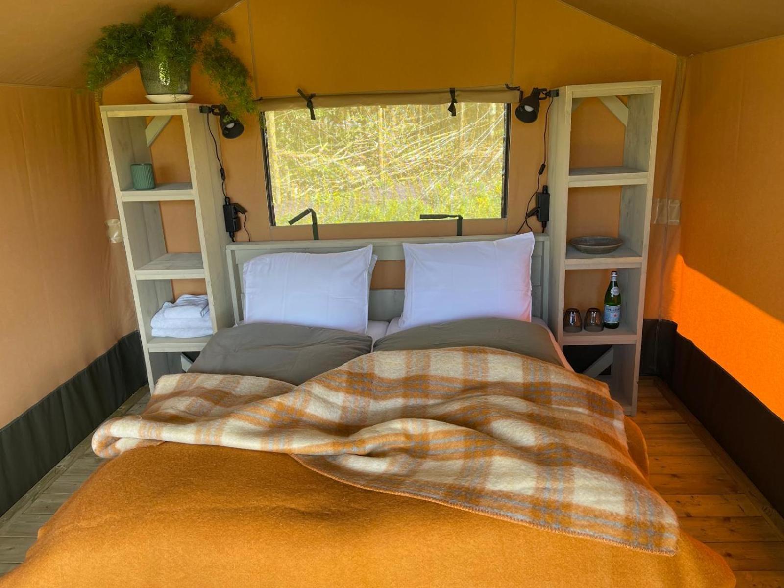Camping Zee Van Tijd Holwerd Exterior photo